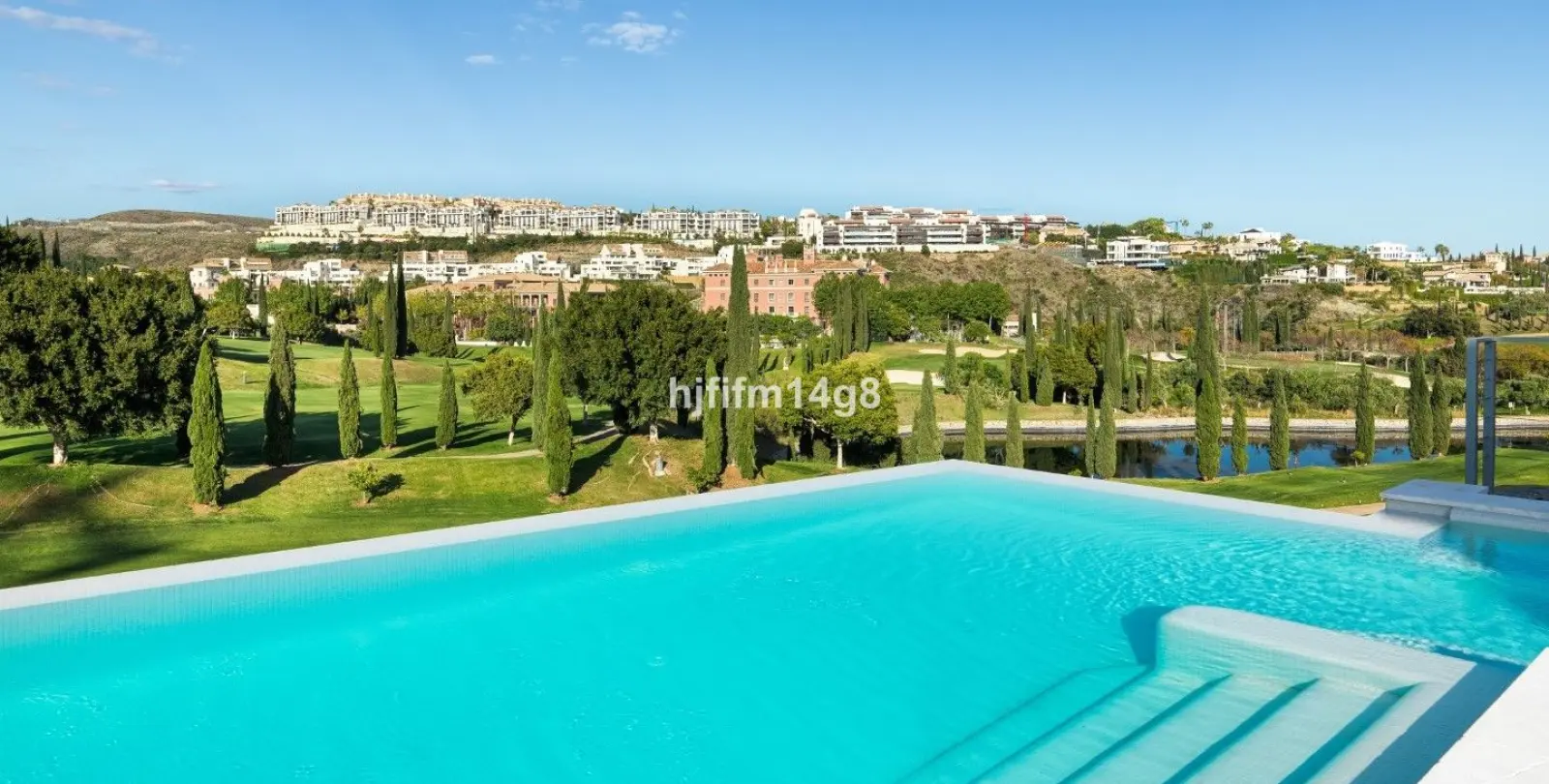 Venta de villa independiente en Los Flamingos 2