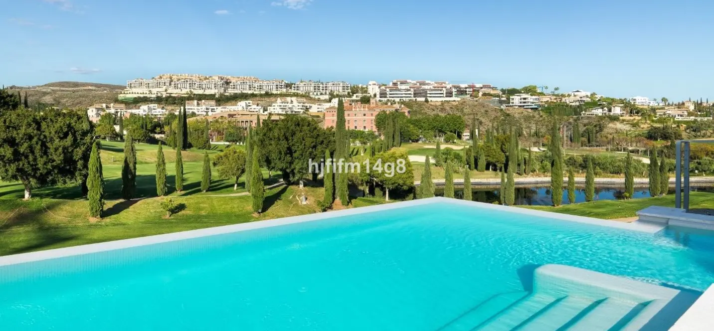 Venta de villa independiente en Los Flamingos 1