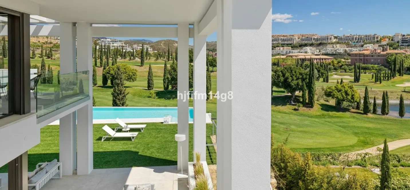 Venta de villa independiente en Los Flamingos 3