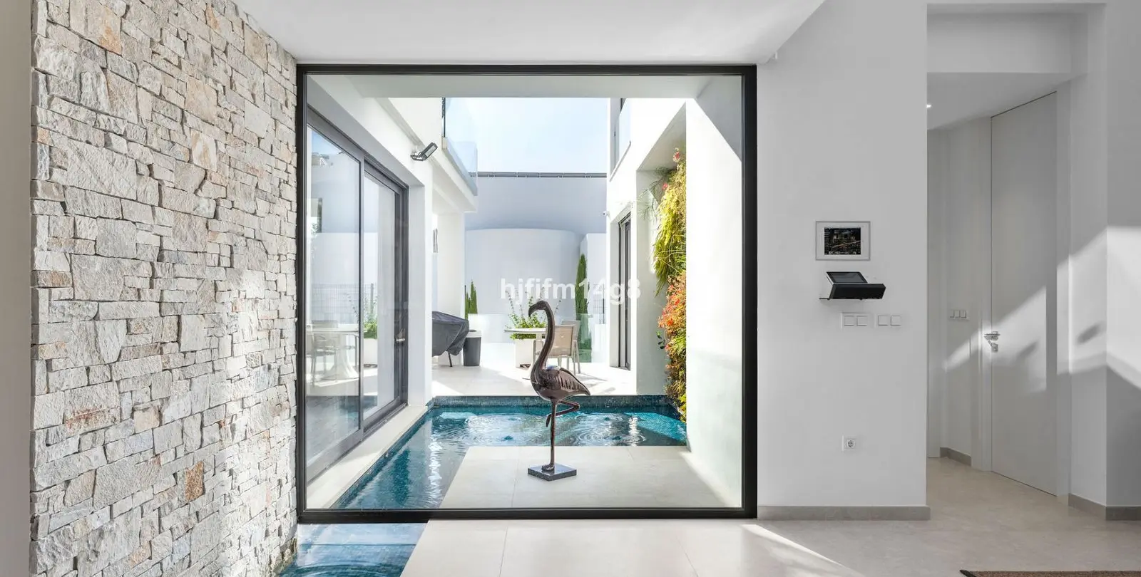 Venta de villa independiente en Los Flamingos 32