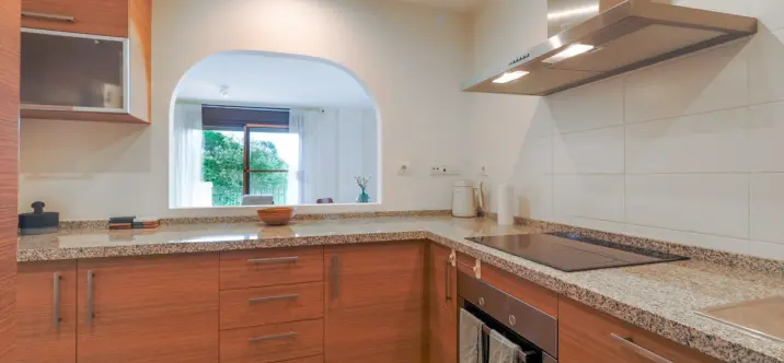 Long-term rent of middle floor apartment in Los Monteros 3