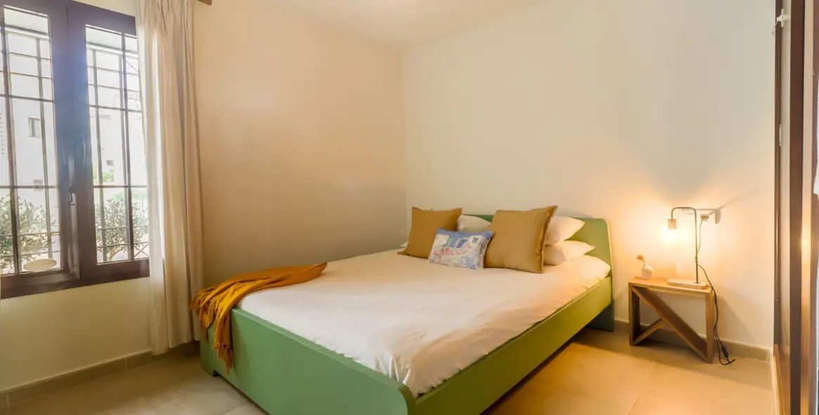 Long-term rent of middle floor apartment in Los Monteros 7