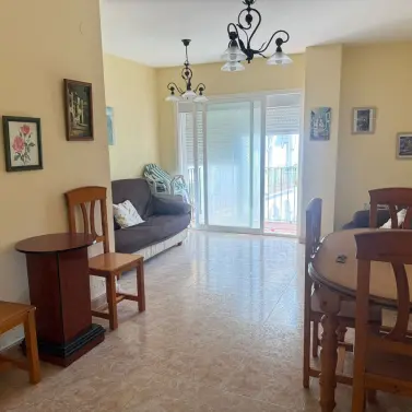 Sale of middle floor apartment in Estepona