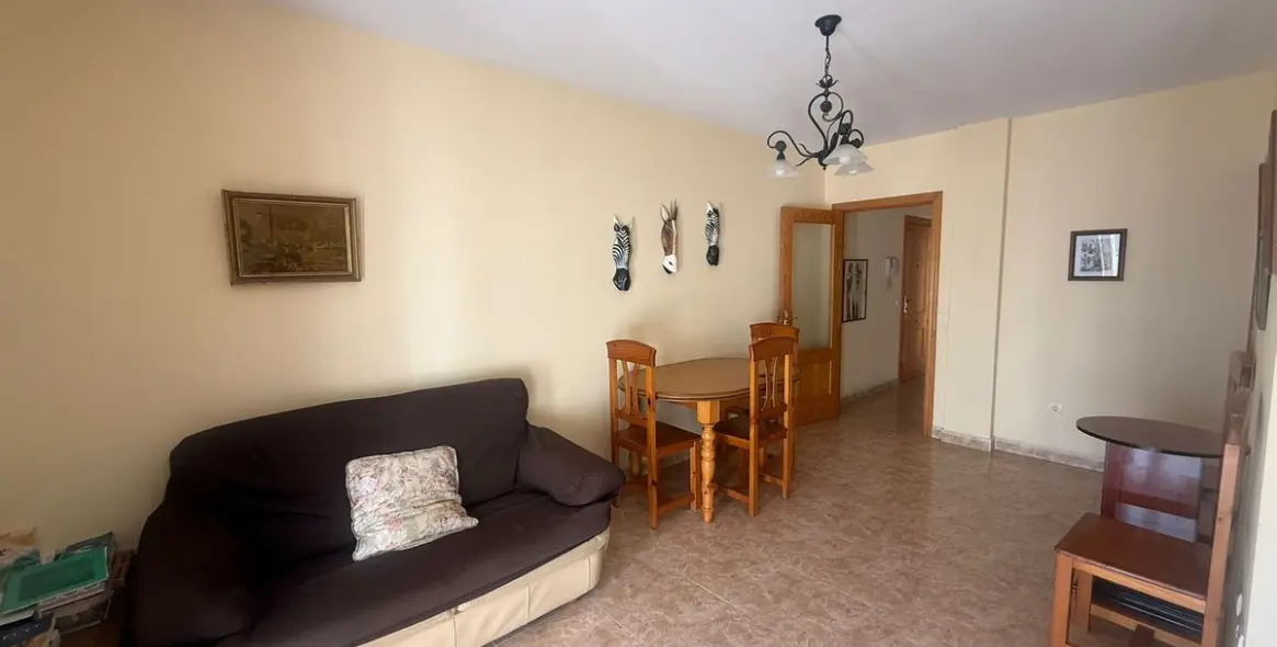 Sale of middle floor apartment in Estepona 3