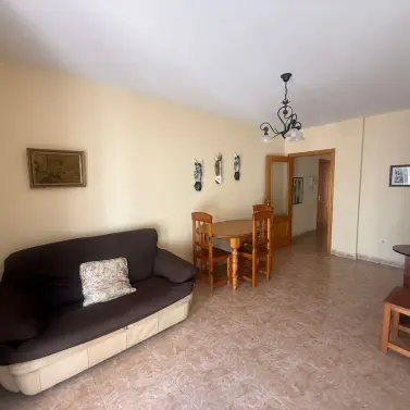 Sale of middle floor apartment in Estepona