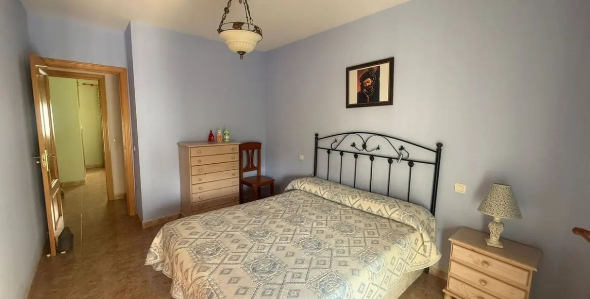 Sale of middle floor apartment in Estepona 4