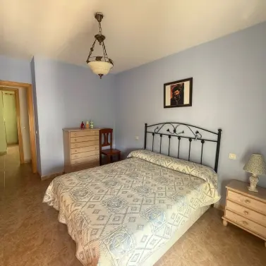 Sale of middle floor apartment in Estepona