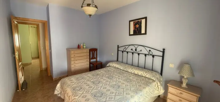 Sale of middle floor apartment in Estepona 3