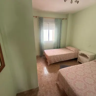 Sale of middle floor apartment in Estepona