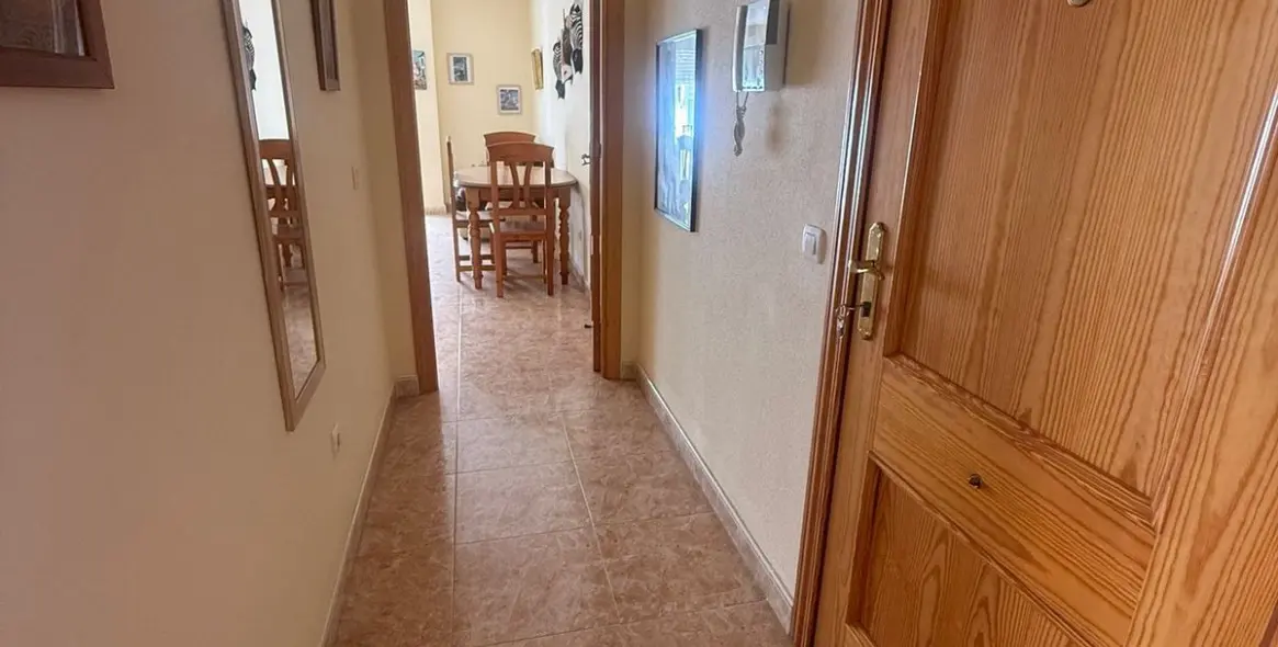 Sale of middle floor apartment in Estepona 10