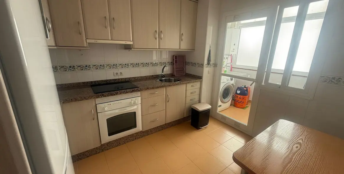 Sale of middle floor apartment in Estepona 11