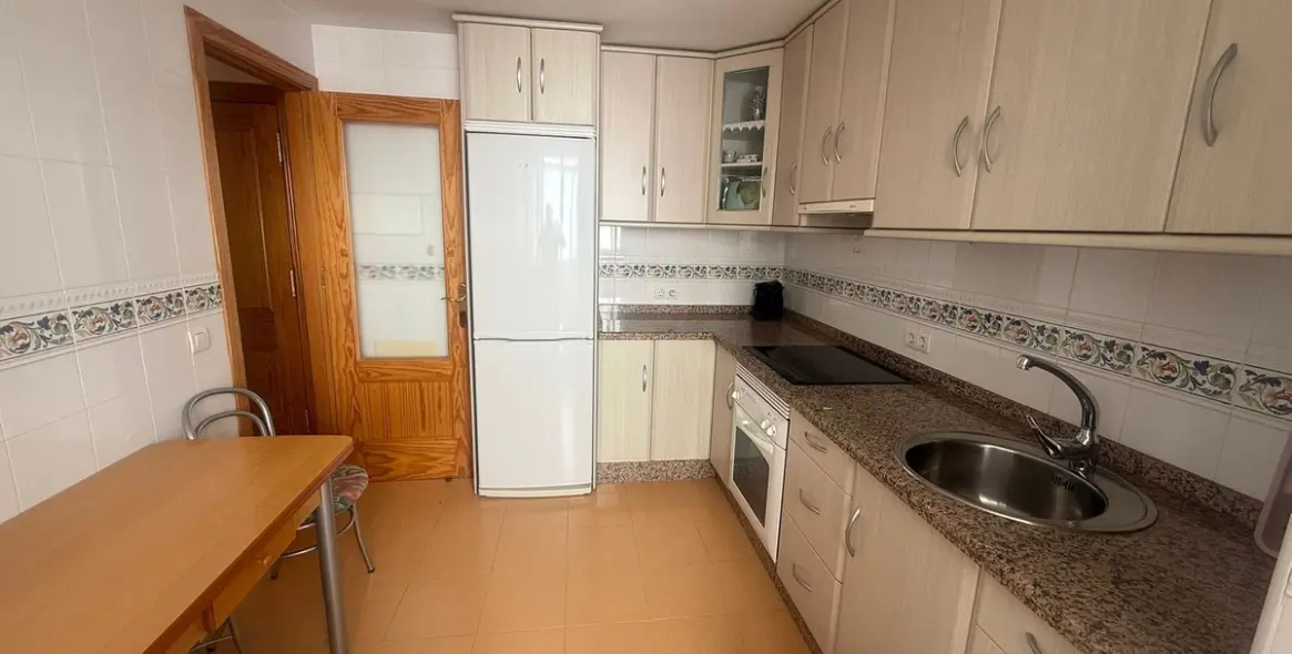 Sale of middle floor apartment in Estepona 12