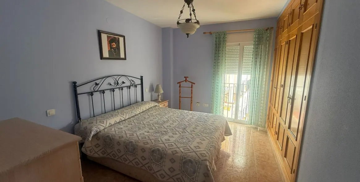 Sale of middle floor apartment in Estepona 13