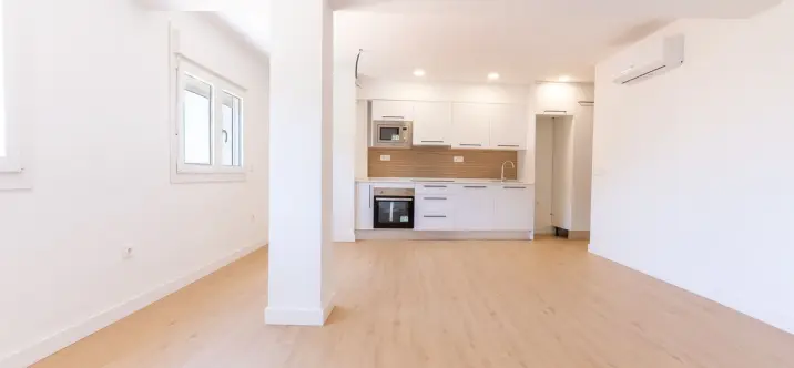 Sale of middle floor apartment in La Victoria 1