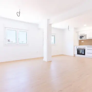 Sale of middle floor apartment in La Victoria