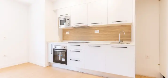 Sale of middle floor apartment in La Victoria 4