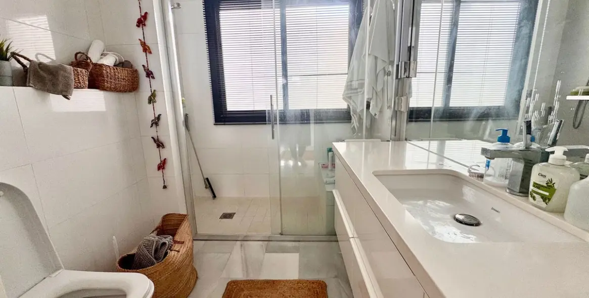 Venta de ático en Calahonda 17