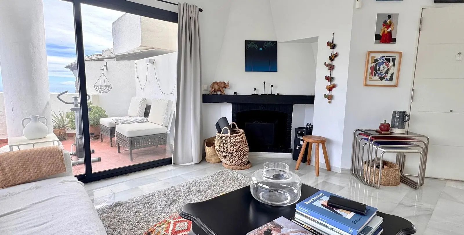 Sale of penthouse in Calahonda 1