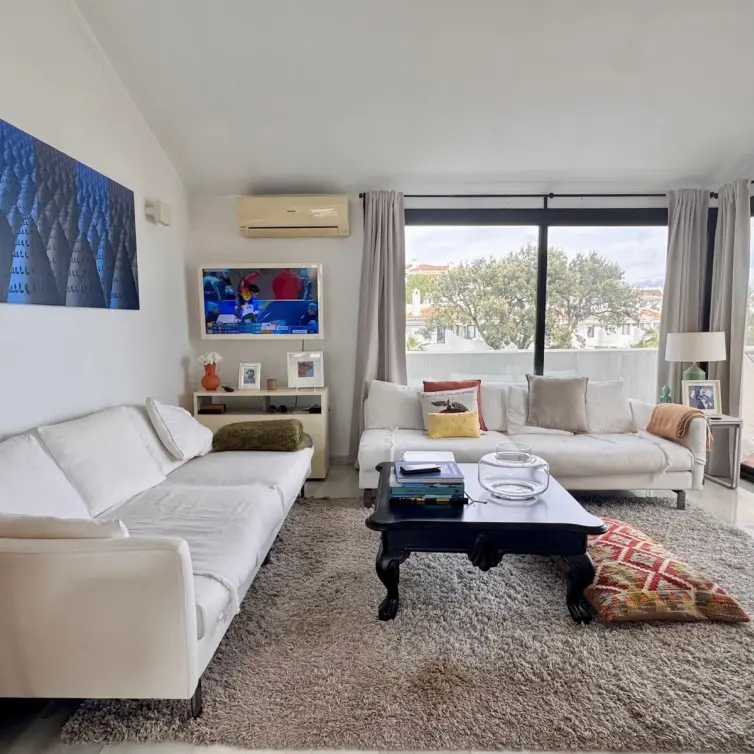 Sale of penthouse in Calahonda