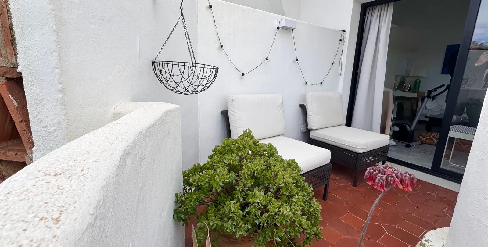 Sale of penthouse in Calahonda 6