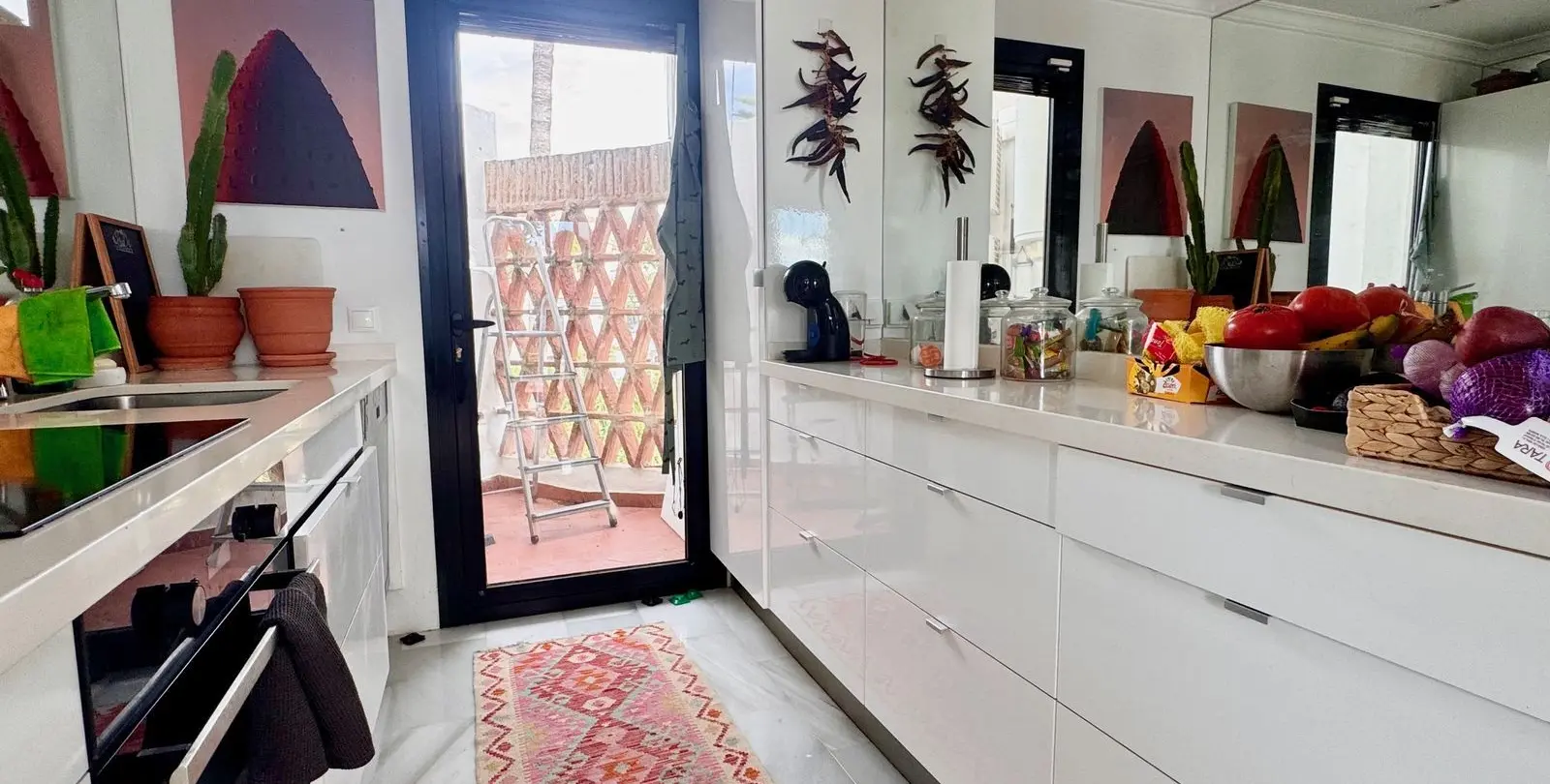 Sale of penthouse in Calahonda 10
