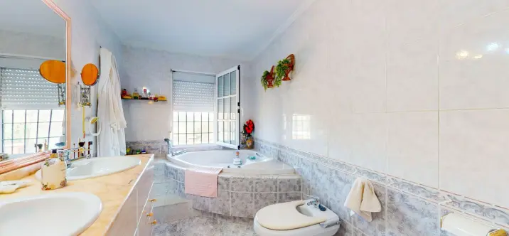 Sale of detached villa in Campanillas 3