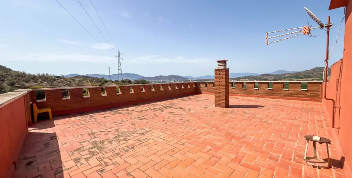 Sale of detached villa in Campanillas 7