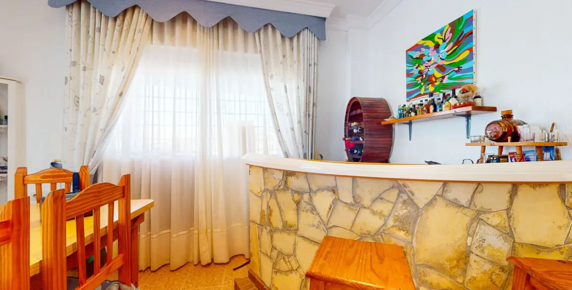 Sale of detached villa in Campanillas 14