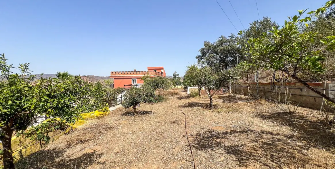 Sale of detached villa in Campanillas 23