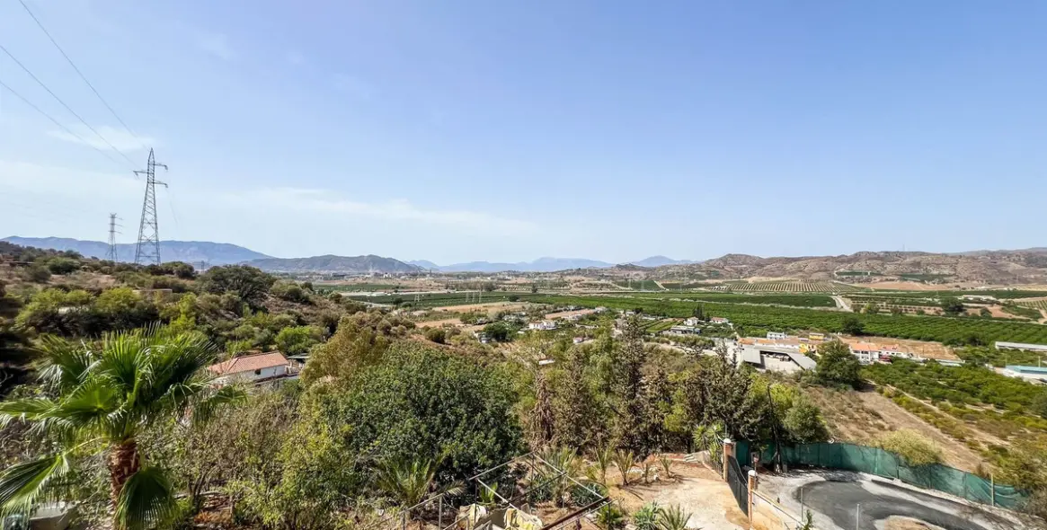 Sale of detached villa in Campanillas 31