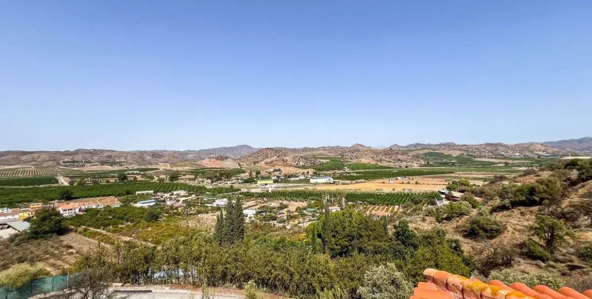 Sale of detached villa in Campanillas 32