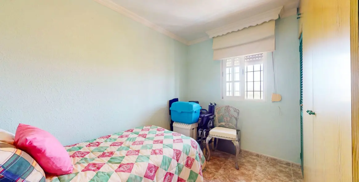 Sale of detached villa in Campanillas 36