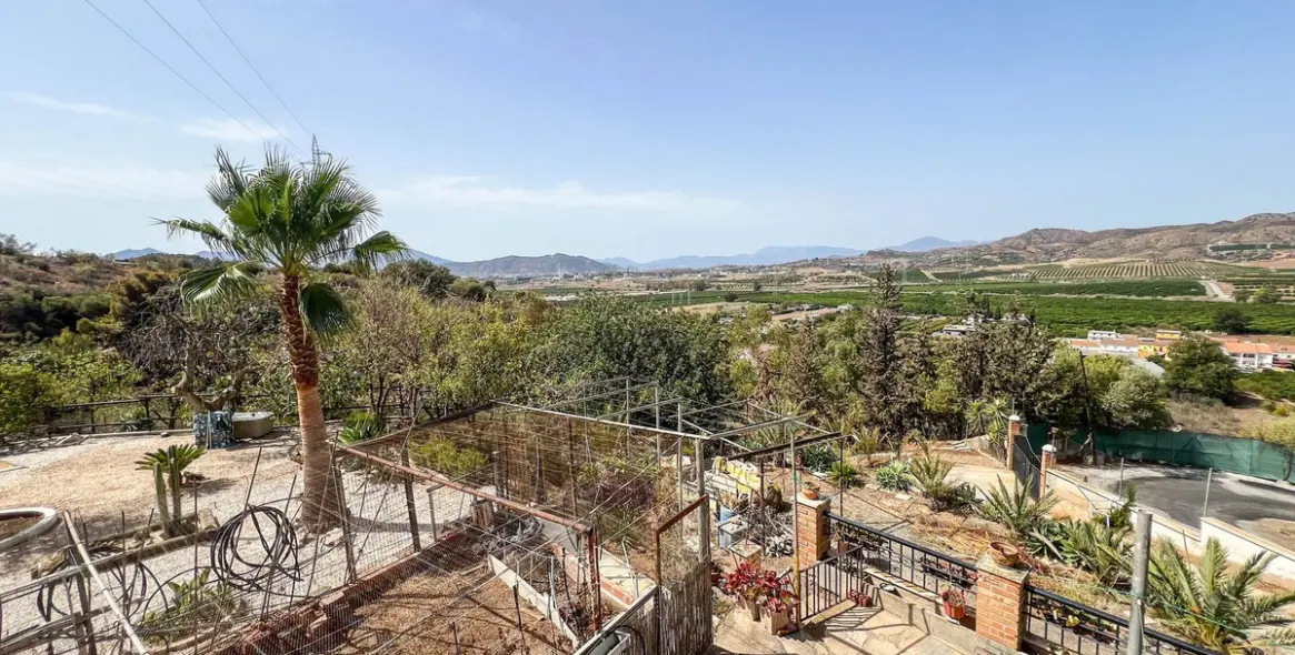 Sale of detached villa in Campanillas 37