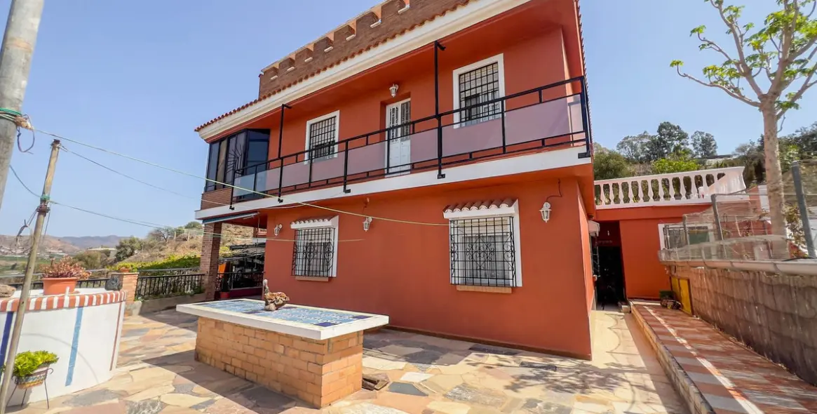 Sale of detached villa in Campanillas 44