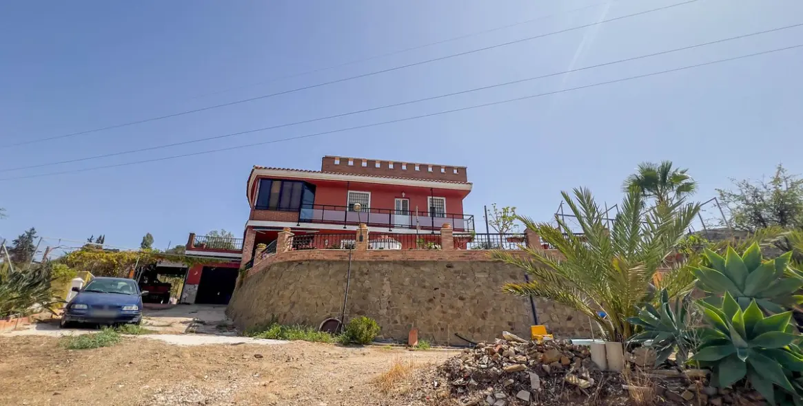 Sale of detached villa in Campanillas 52