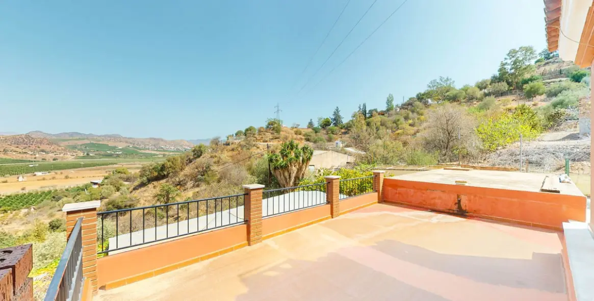 Sale of detached villa in Campanillas 56