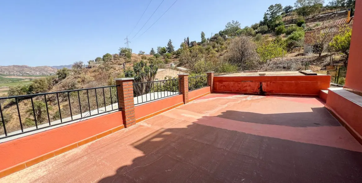 Sale of detached villa in Campanillas 60
