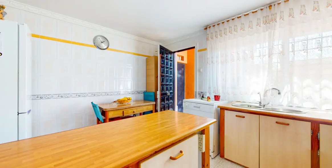 Sale of detached villa in Campanillas 64