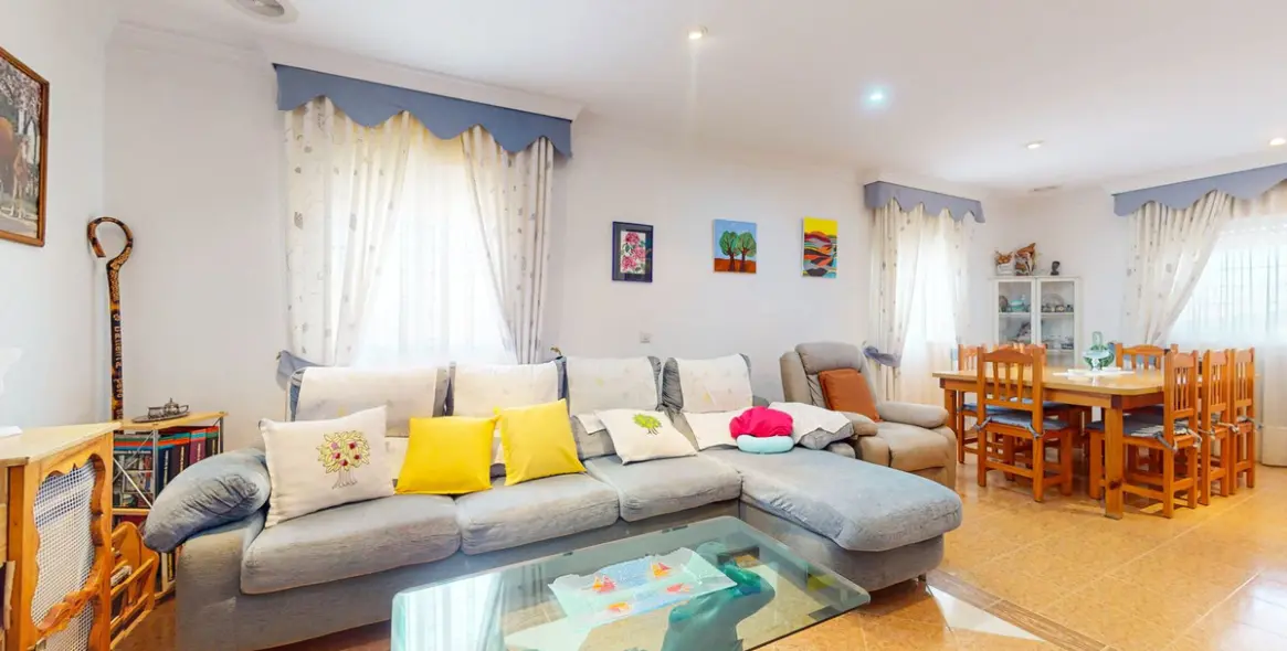 Sale of detached villa in Campanillas 67