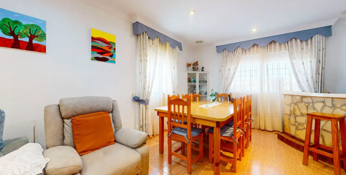 Sale of detached villa in Campanillas 71