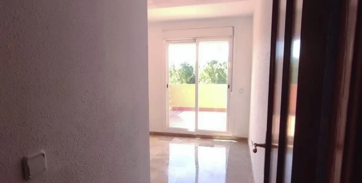 Sale of penthouse duplex in Casares 6