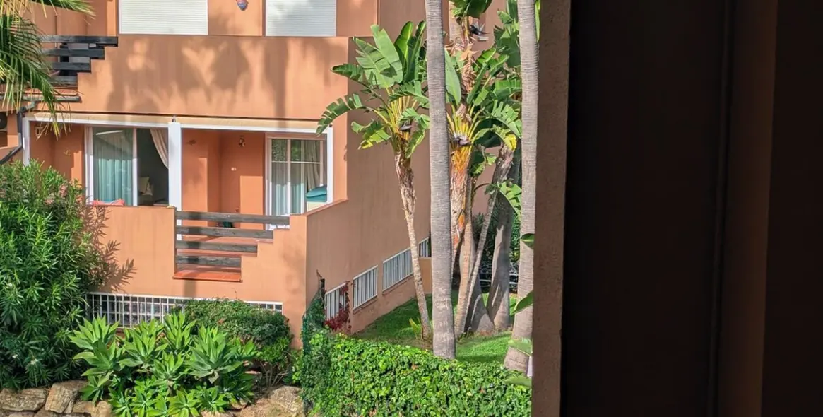 Sale of penthouse duplex in Casares 27