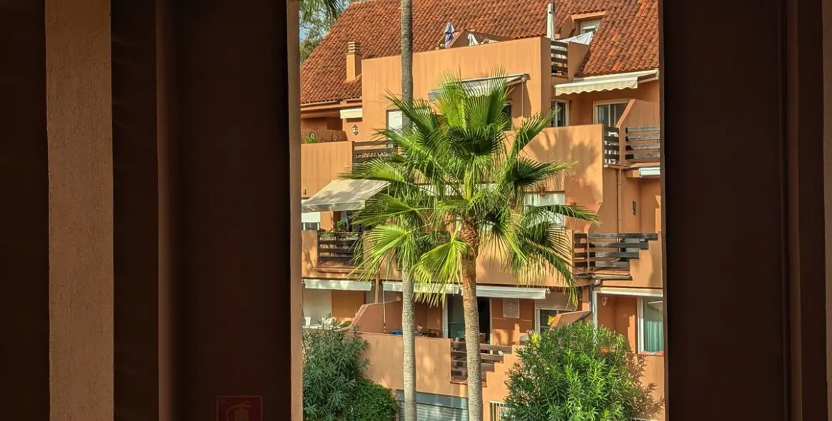 Sale of penthouse duplex in Casares 28