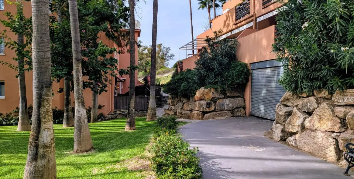 Sale of penthouse duplex in Casares 33