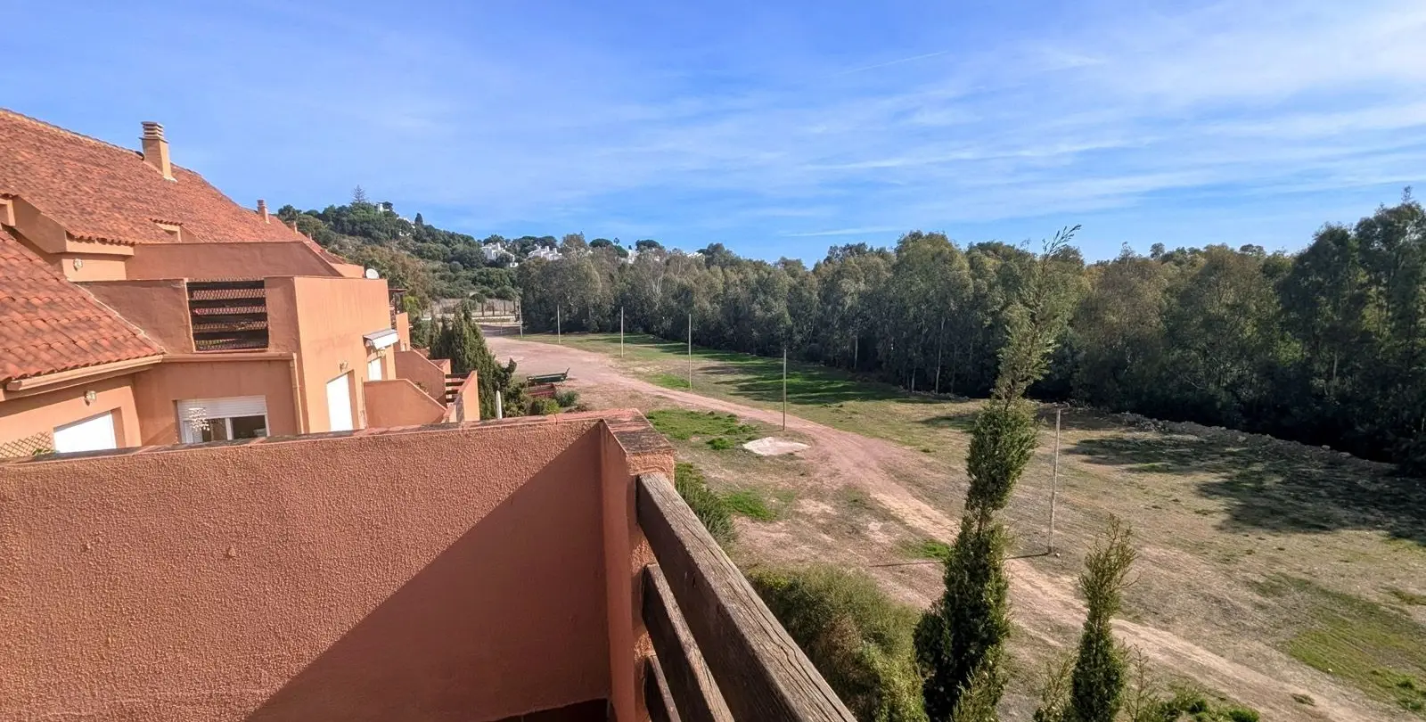 Продажа двухуровневого пентхауса в Casares 10