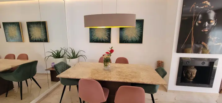 Sale of middle floor apartment in Puerto Banús 1