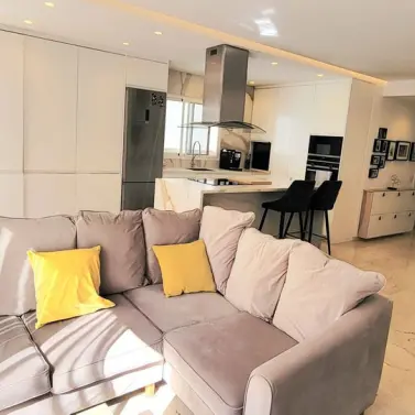 Sale of middle floor apartment in Puerto Banús