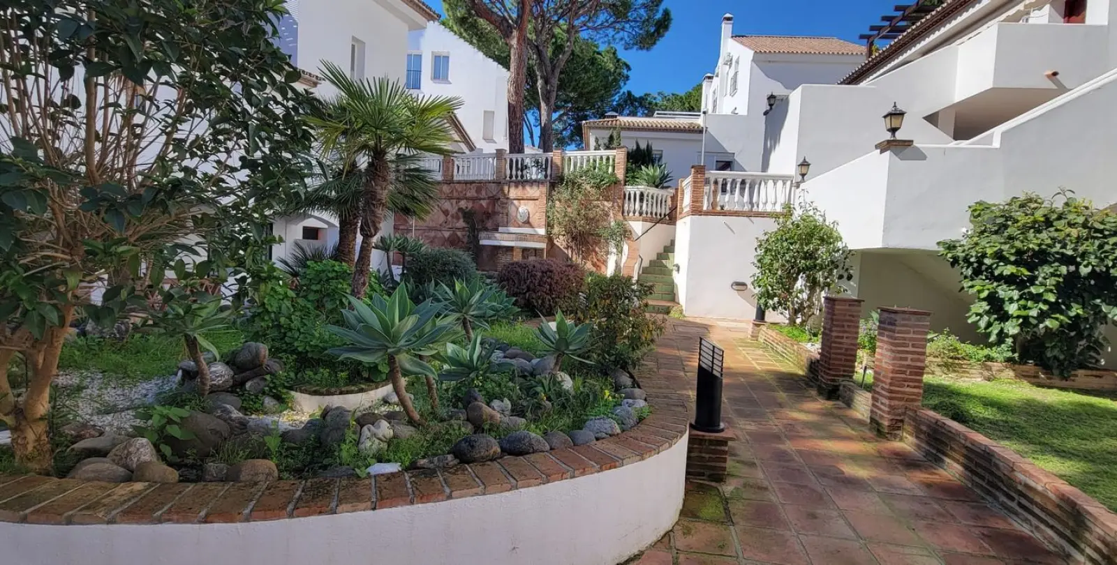 Продажа апартаментов на среднем этаже в Puerto Banús 1