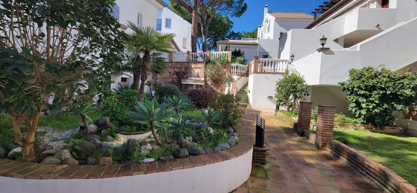 Продажа апартаментов на среднем этаже в Puerto Banús 0