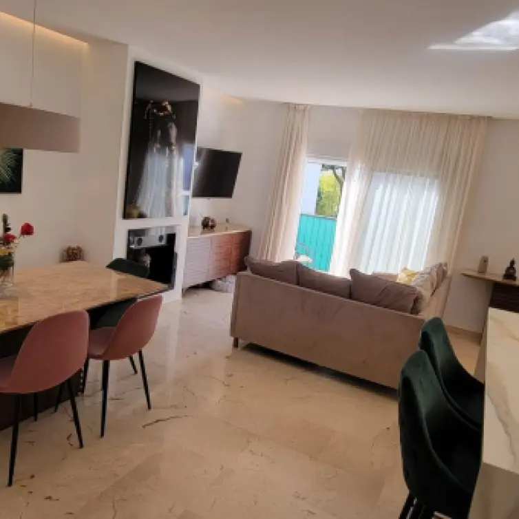 Продажа апартаментов на среднем этаже в Puerto Banús